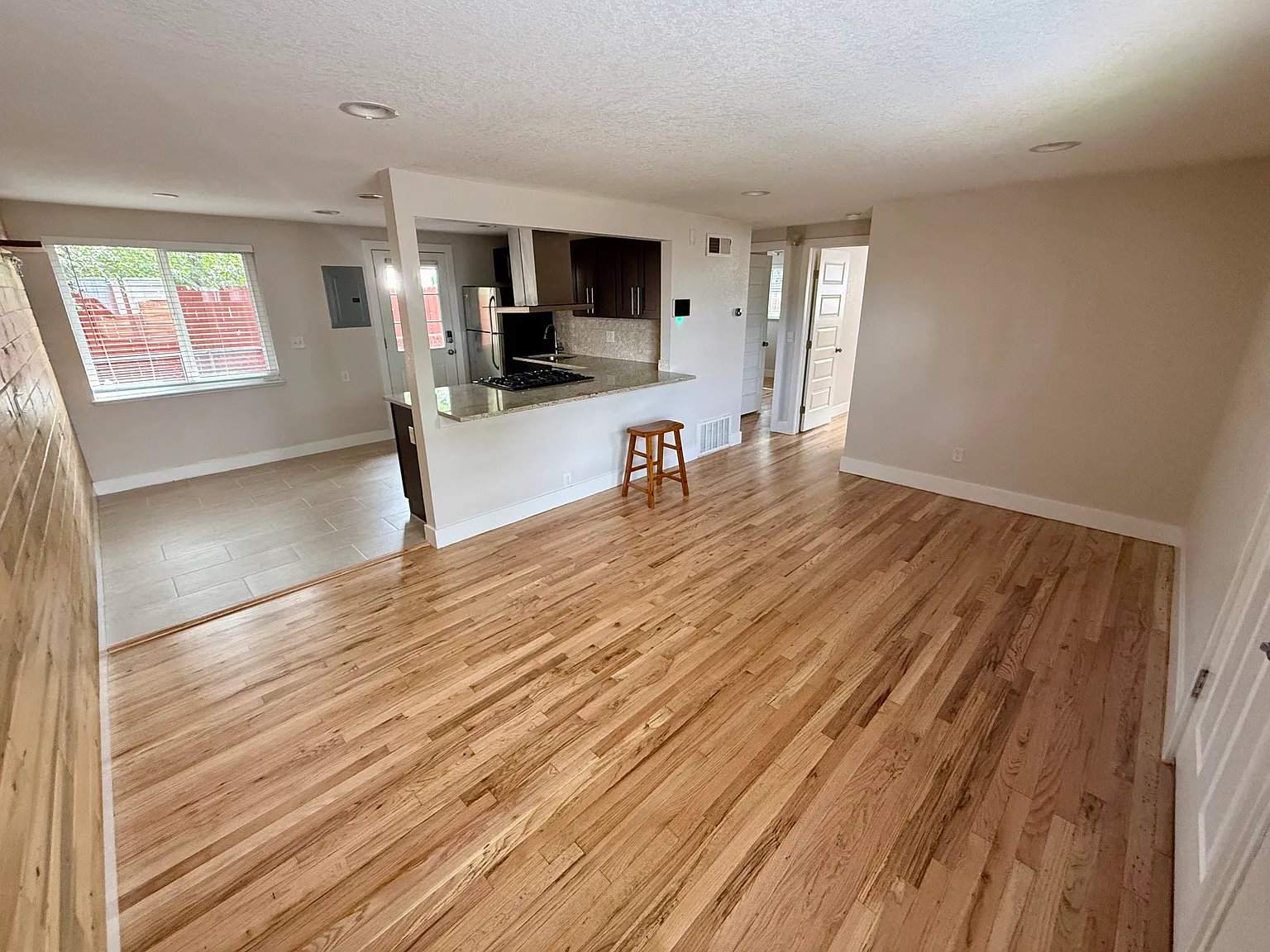 2 bed, 726 sqft, $2,500 — Photo 3