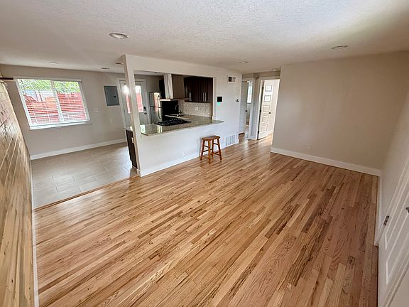 3rd image of 4327 N Pecos St