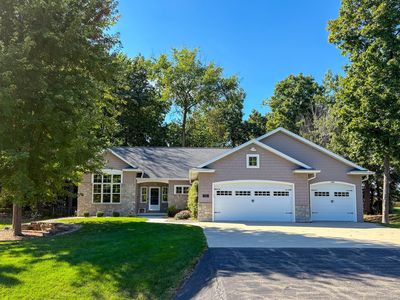 1911 Timberline Dr, Oshkosh, WI, 54904