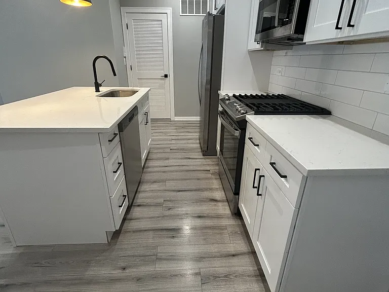 1647 N Fairfield Ave — Photo 16