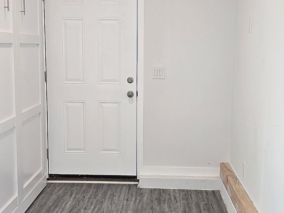 Murphy bed fits Queen size mattress