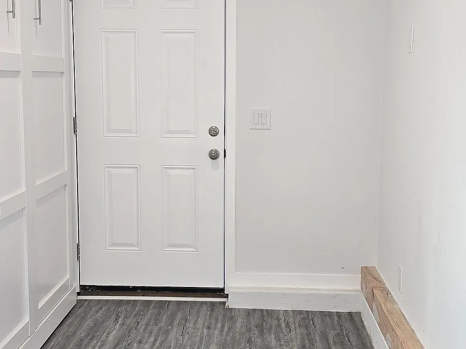 Murphy bed fits Queen size mattress