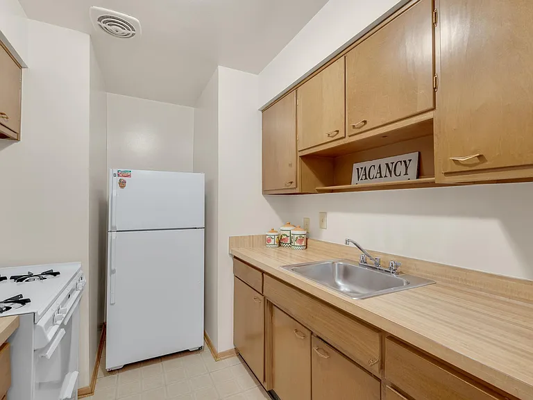 14890 E Bagley Rd — Photo 9