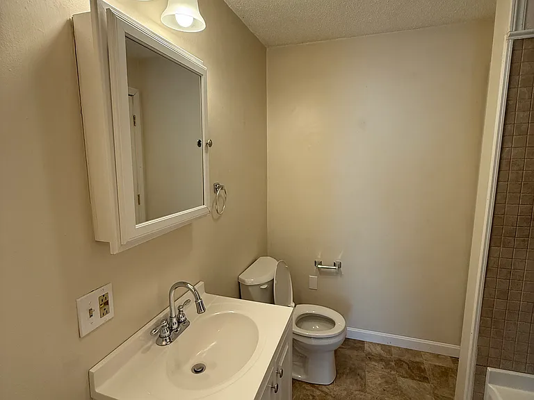 2 Flanders Ct #1 — Photo 14