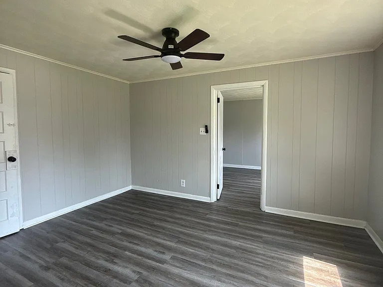 313 Eastland Ave — Photo 4