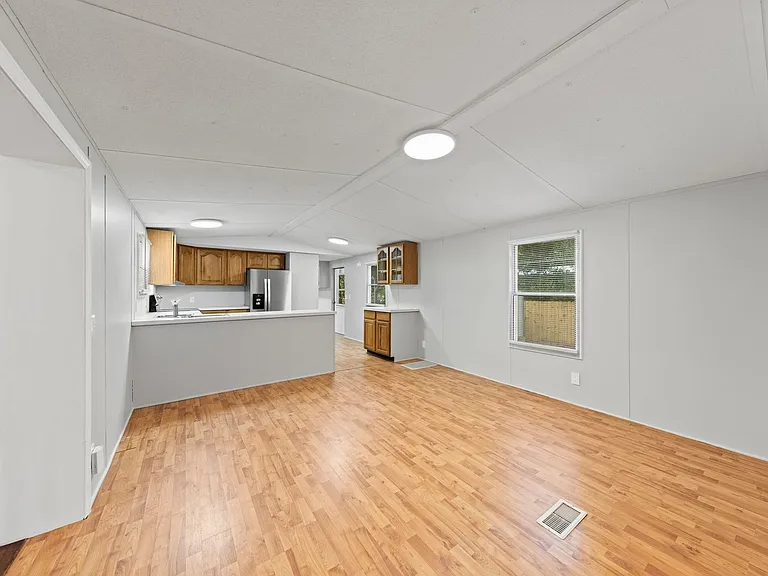698 Persimmon St — Photo 8