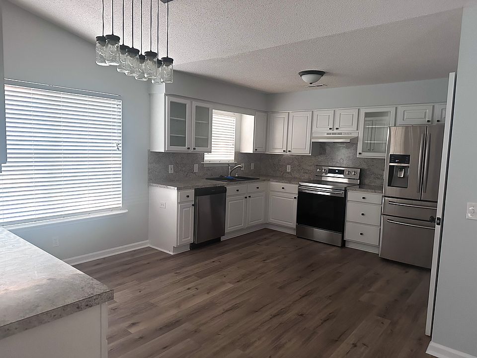 1st image of 2802 Mulberry Ln APT F