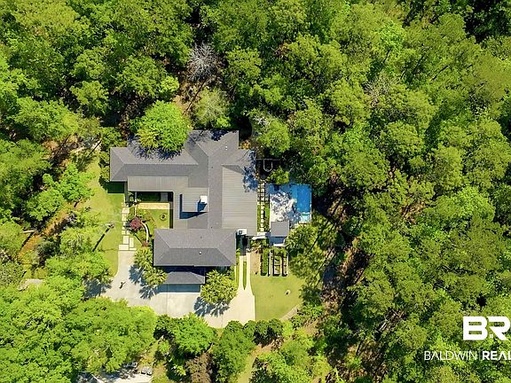 3rd image of 10430 Rosewood Ln