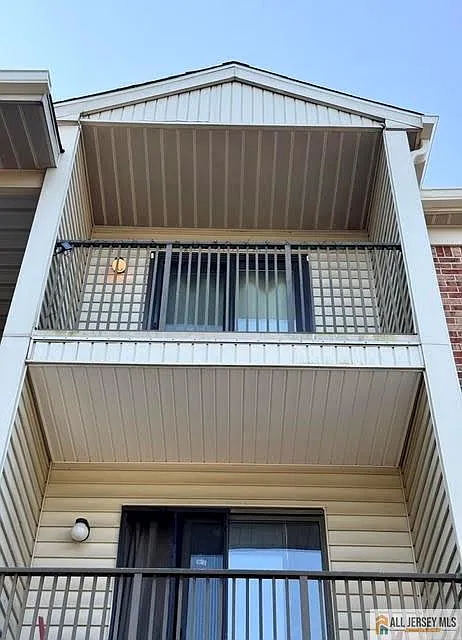 2 bed, 1.0 bath, 853 sqft, $2,250 — Photo 3