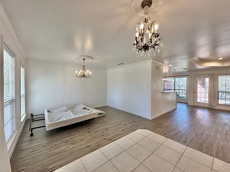 10191 FM 607 N — Photo 10