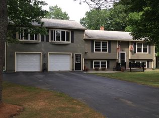 10 Riverview Dr, Topsham, ME 04086