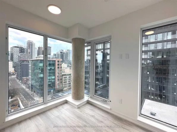 2 Augusta Ave, Toronto, ON