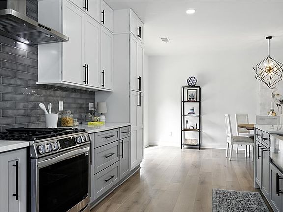 5th image of 2048 Sugar Pike Rd