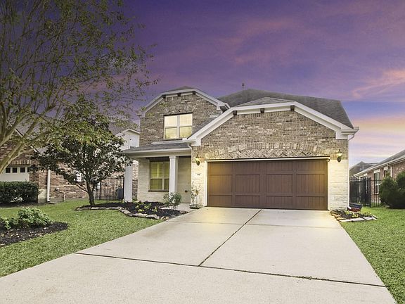 2nd image of 11 Canterborough Pl