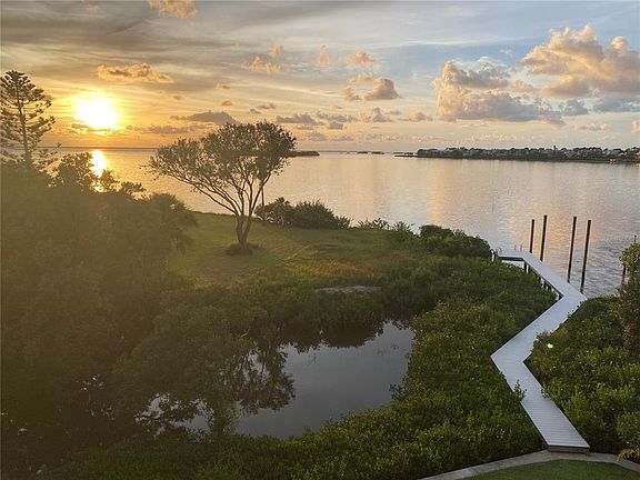 4th image of 1640 Sea Breeze Dr