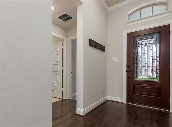 3rd image of 2220 W Dutch Dr