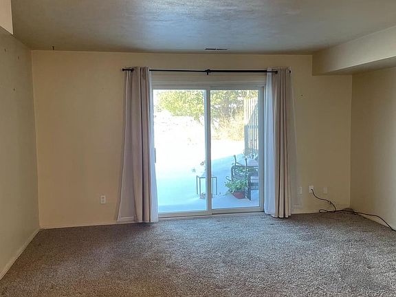 3rd image of 627 Colony Dr
