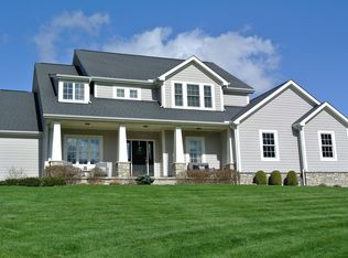 363 Longford Dr, Granville, OH 43023