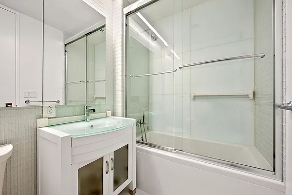 Rented by Compass | media 29