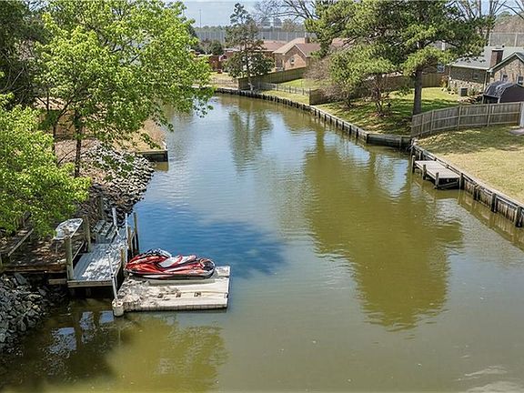 3rd image of 333 W Chickasaw Rd