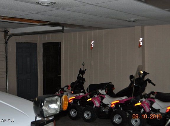 4th image of 1429 Pleasant Valley Blvd