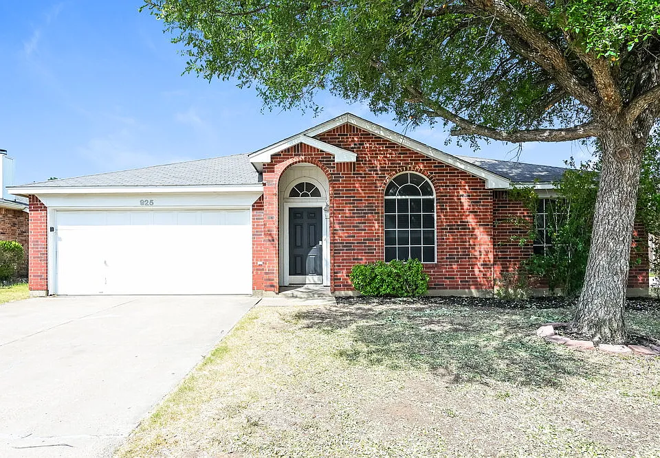 925 Comiskey Ct