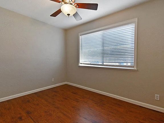4th image of 1113 Arthur St