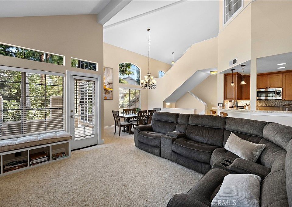 1st image of 11 Montara Dr