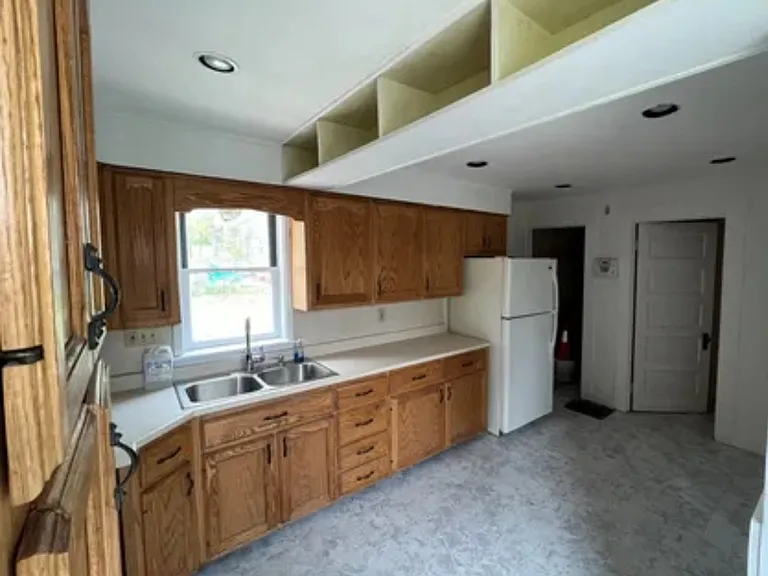 345 W Packard Ave — Photo 3