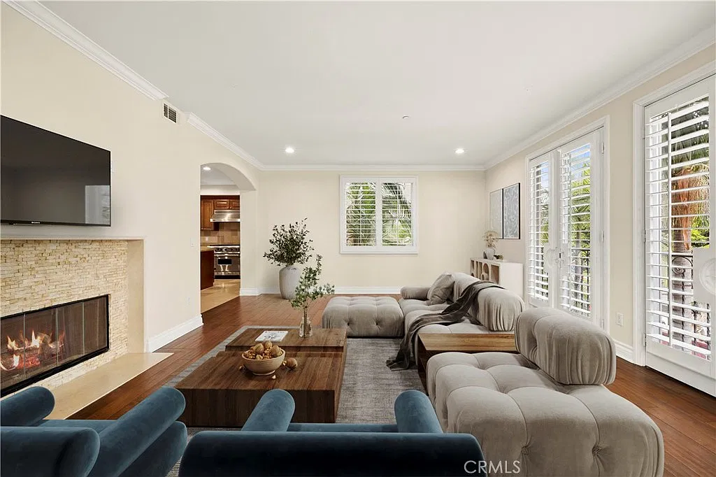3 bed, 2000 sqft, $6,000 — Photo 3