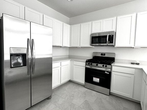 4th image of 25696 N 173rd Ln