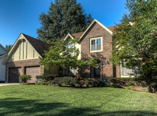 7936 Alden Ln, Lenexa, KS 66215