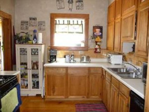2nd image of 1207 Okoboji Ave