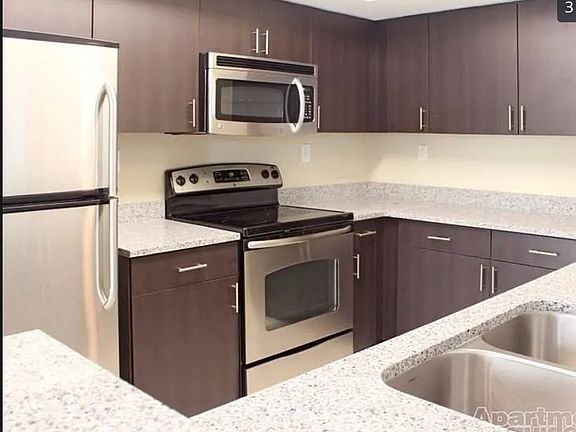 4th image of 7085-7097 Merganser Ct #1105