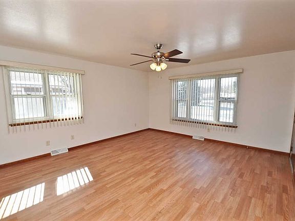 5th image of 2504 Wesleyan Ave