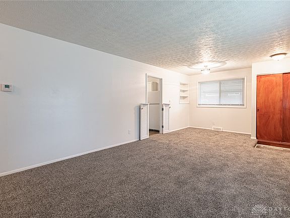 3rd image of 38 Nona Dr