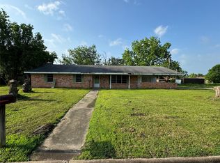 706 W 5th St, Clarksville, TX 75426