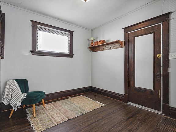 5th image of 1312 Burch Ave NW
