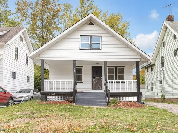 1554 E 221st St, Euclid, OH 44117