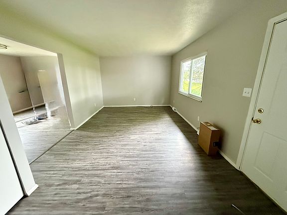 3rd image of 4763 & 4767 Hudson Dr #4763