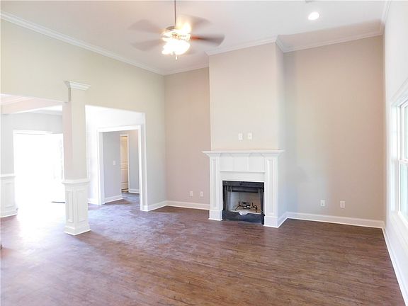 4th image of 591 Sunwood Dr