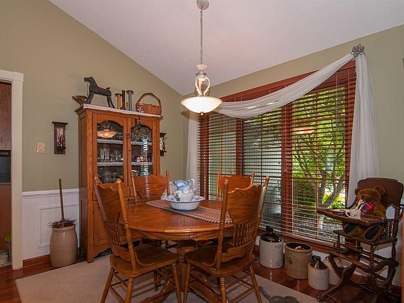 5th image of 618 White Pine Dr