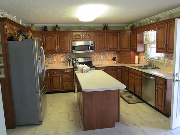 Large Eat In Kitchen