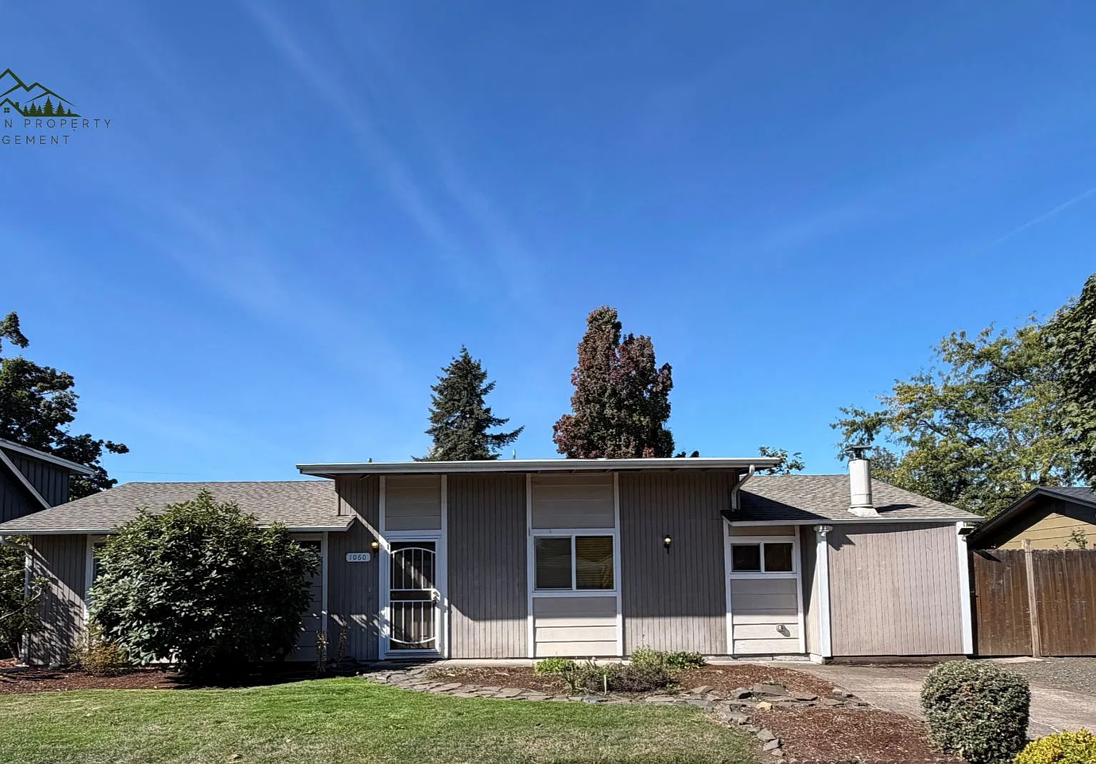 Move in Special! 3 Bedroom 1 Bathroom Home — Photo 1
