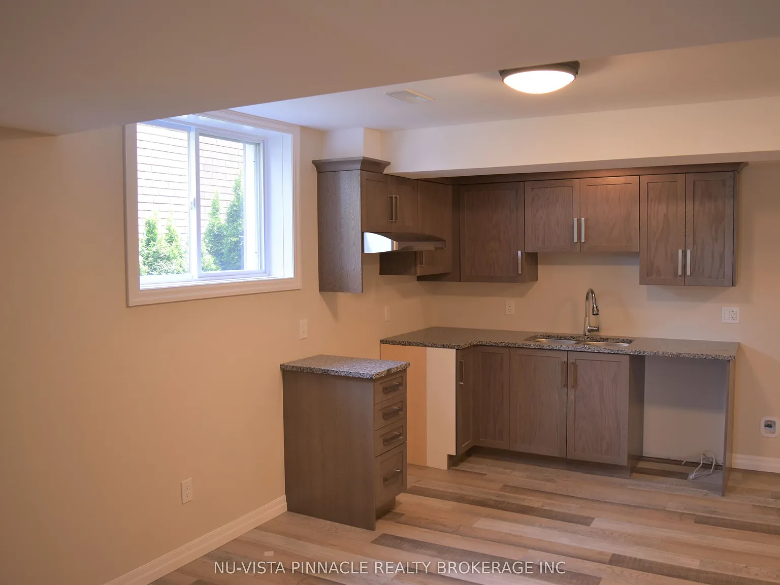 4 bed, $2,700 — Photo 3