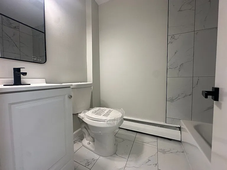 18 Huron Ave — Photo 11