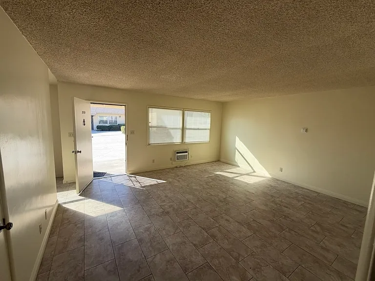 2301 Mountain Ave — Photo 2