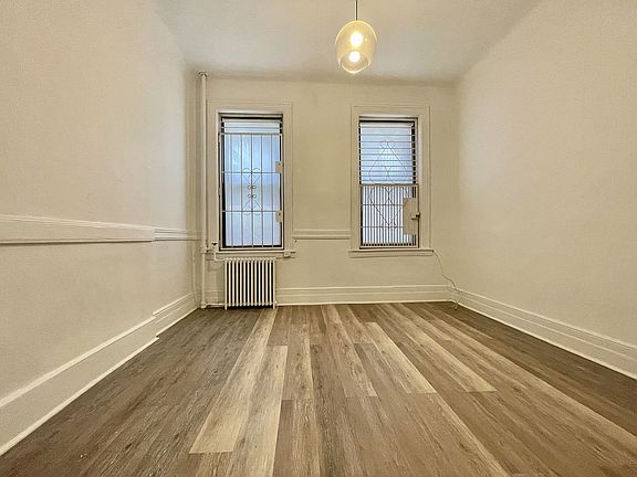 2nd image of 114 Macdougal St APT 12