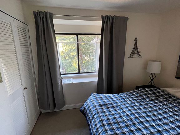 4th image of 15 Tudor Ct