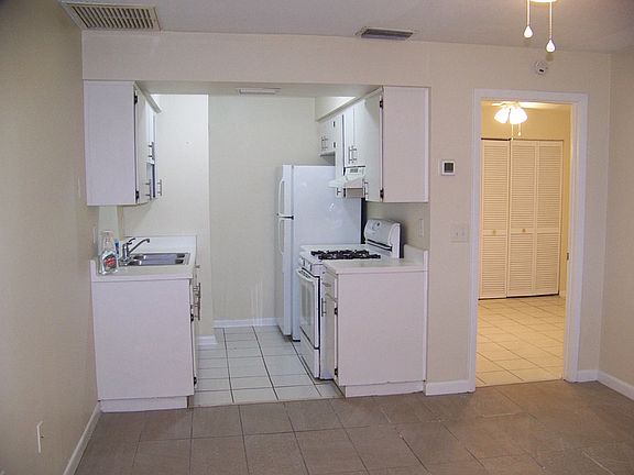 3rd image of 1103 Cypress Gardens Blvd APT 42
